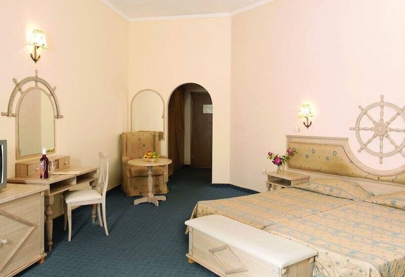 可看到停车场的标准间, Royal Park Hotel   All Inclusive
