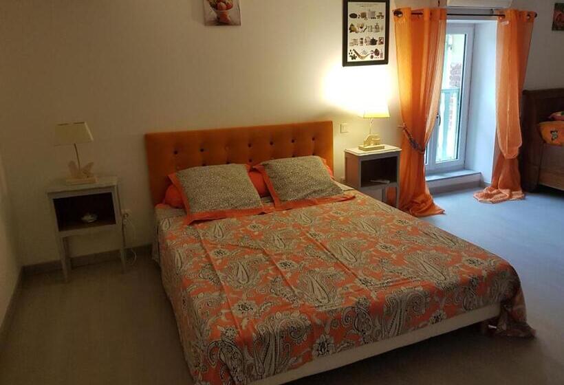 Трехместный Номер Классика, Chambres D Hôtes Au Pére Louis