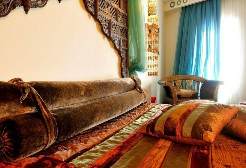 اتاق لوکس, Moliceiro