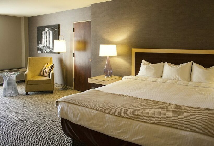 سوییت جونیور, Plaza Hotel & Casino