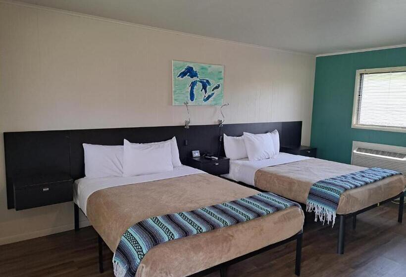 Номер Deluxe, The Cedar Motel
