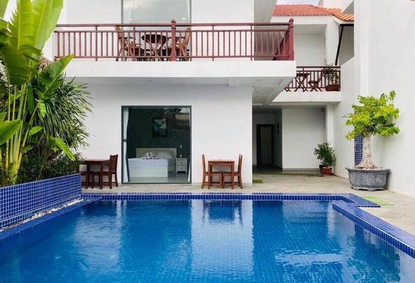 اتاق استاندارد با چشم‌انداز استخر, Vivian Hotel Mui Ne
