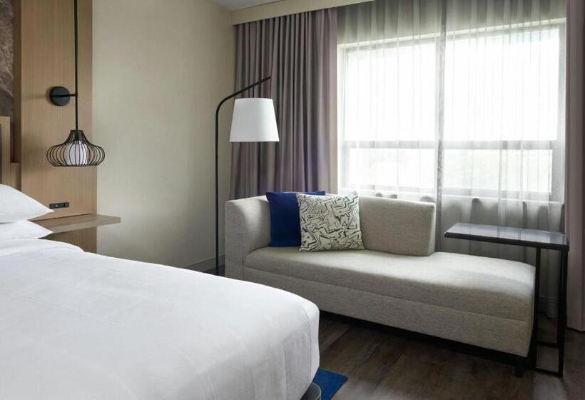 Quarto Clube Cama King, Kingston Marriott