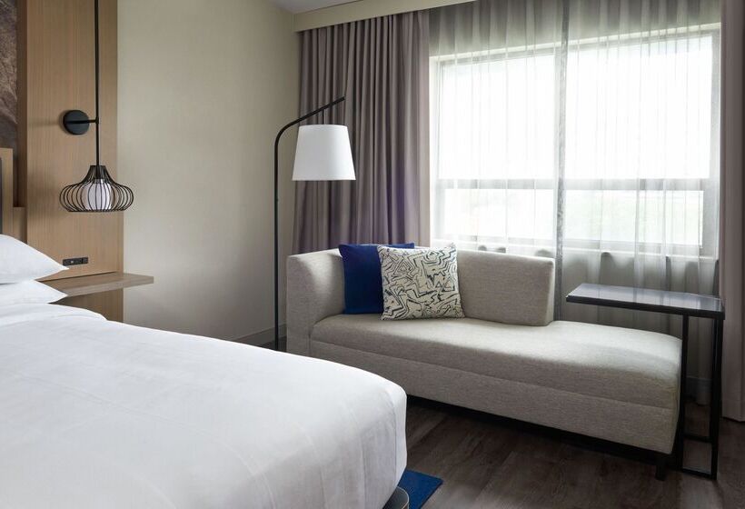 Quarto Clube Cama King, Kingston Marriott