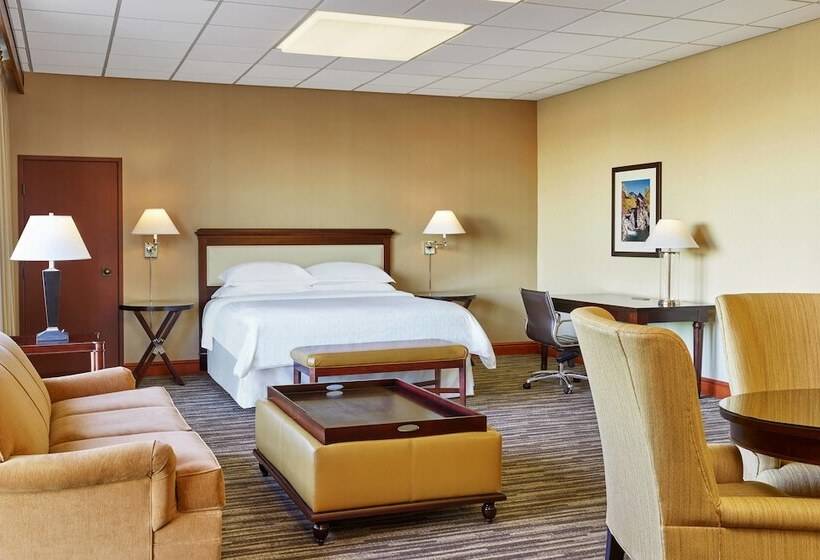 Номер Клуб, Sheraton Denver West