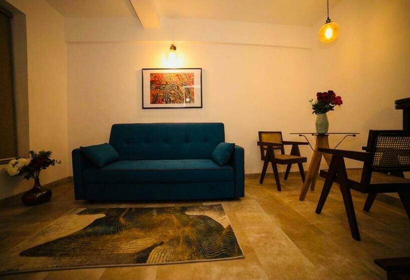 デラックスファミリールーム, Half Hotel, Calangute