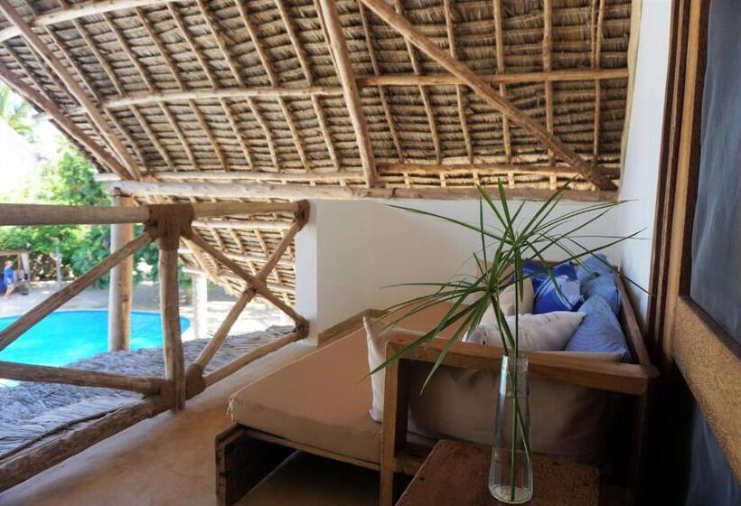سوئیت با تخت بزرگ, Marafiki Beach Hotel & Spa
