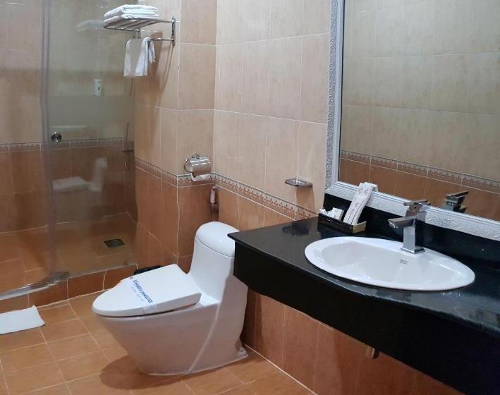 اتاق استاندارد سه نفره, Linh Phương 1 Hotel