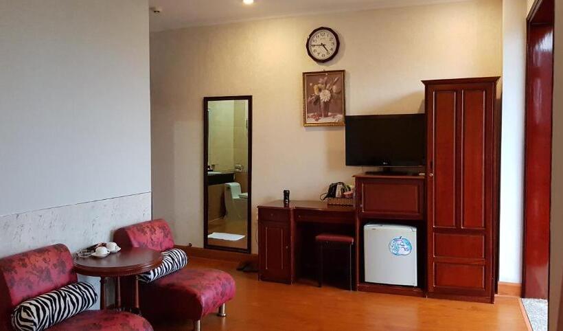 اتاق استاندارد سه نفره, Linh Phương 1 Hotel