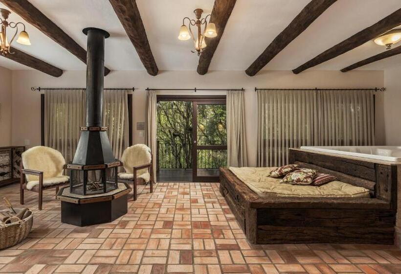 스위트 킹사이즈 침대, Estribo Hotel Estancia