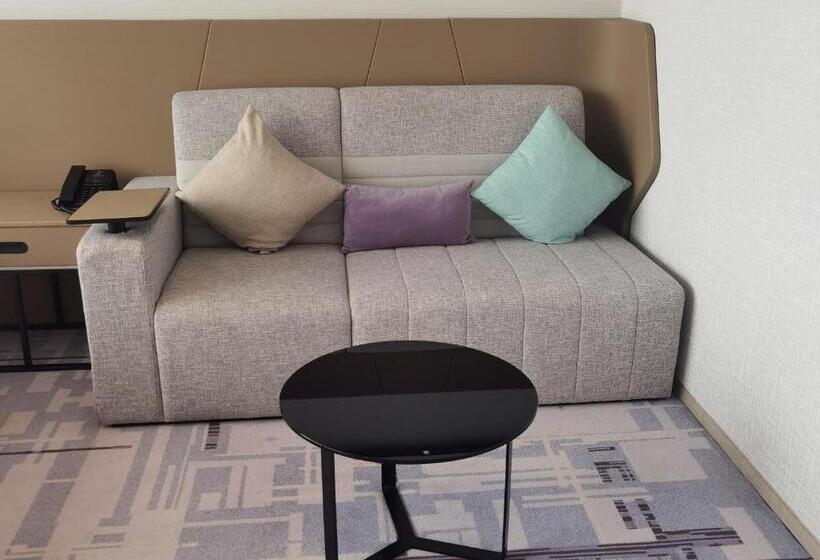 스탠다드 룸 킹사이즈 침대, Crowne Plaza Dalian Xinghai, An Ihg