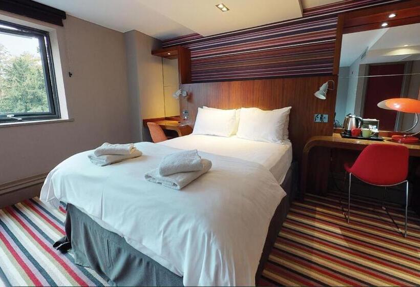 Номер Клуб, Village Hotel Manchester Cheadle