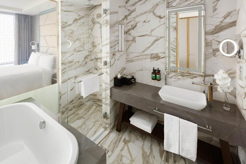 Полулюкс Клуб, Crowne Plaza   Jeddah Al Salam, An Ihg