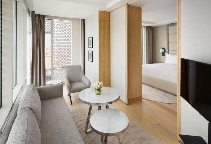 Полулюкс Клуб, Crowne Plaza   Jeddah Al Salam, An Ihg