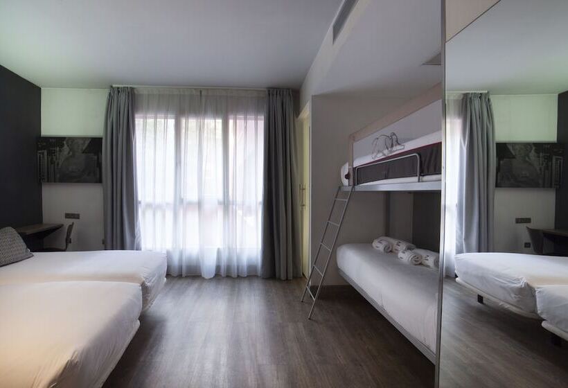 Четырехместный Номер Стандарт, Petit Palace Plaza Espana