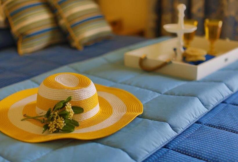 اتاق استاندارد با چشم‌انداز دریا, Dolphin Bay Family Beach Resort