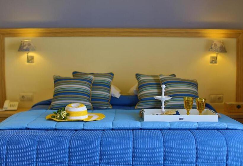 اتاق استاندارد با چشم‌انداز دریا, Dolphin Bay Family Beach Resort