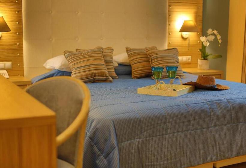 اتاق لوکس با چشم‌انداز دریا, Dolphin Bay Family Beach Resort