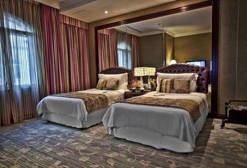 Executive Room, Grand Regency Doha, Trademark Collection By Wyndham