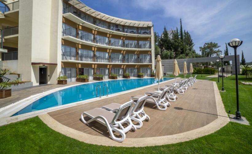 اتاق استاندارد با چشم‌انداز استخر, Duja Bodrum