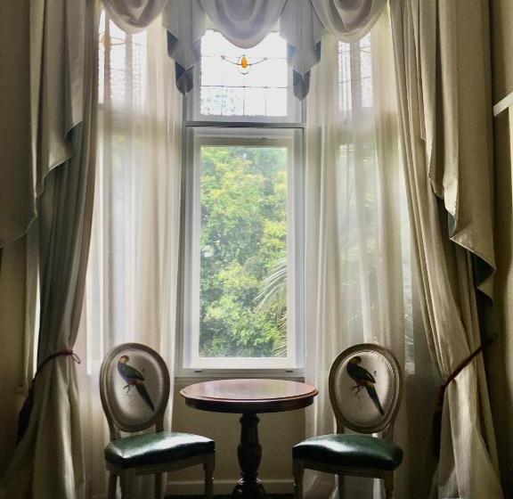 اتاق لوکس, Toorak Manor