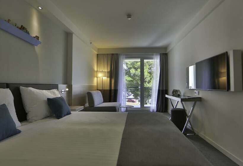 اتاق سوپریور با بالکن, Park Plaza Belvedere Medulin