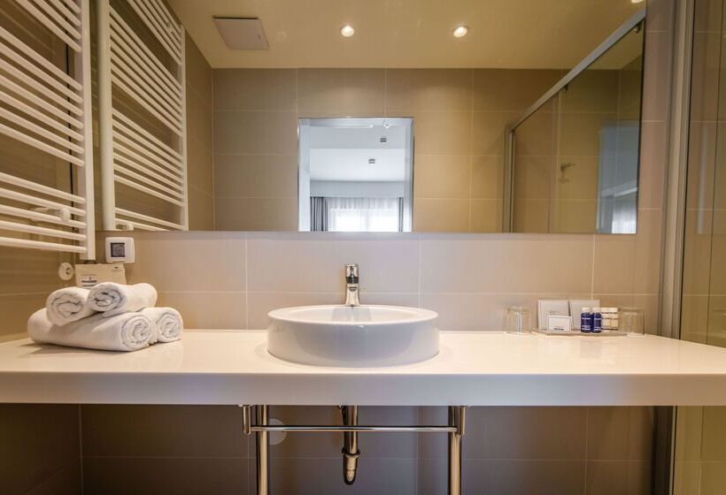 اتاق سوپریور با بالکن, Park Plaza Belvedere Medulin