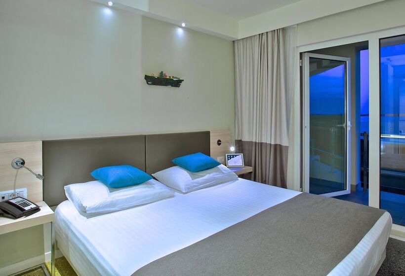 اتاق سوپریور با بالکن, Park Plaza Belvedere Medulin