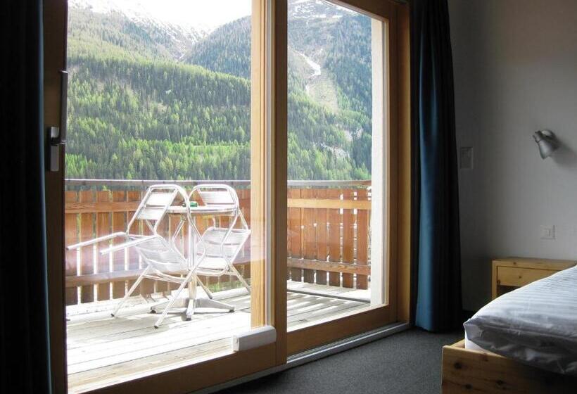 Номер Superior с Балконом, Schorta S Hotel Alvetern