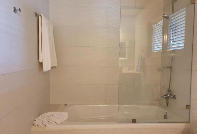 اتاق لوکس با چشم‌انداز دریا, Villa Serena