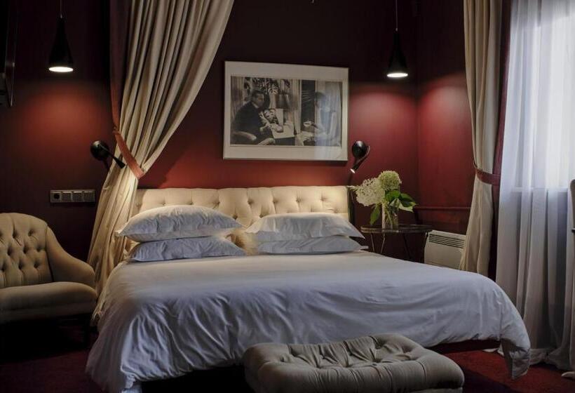 سوییت جونیور, Vozdvyzhensky Boutique