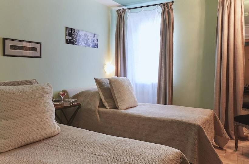 اتاق استاندارد, Vozdvyzhensky Boutique