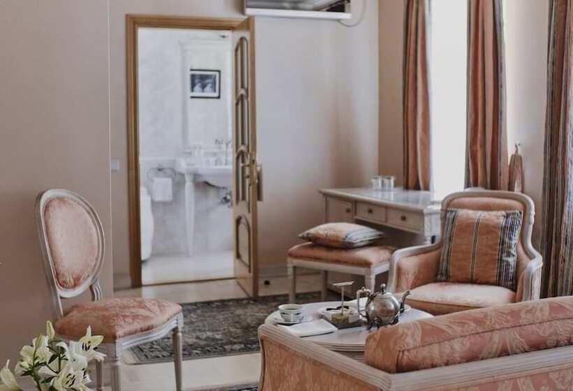 سوییت, Vozdvyzhensky Boutique