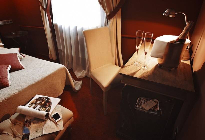 سوییت جونیور, Vozdvyzhensky Boutique
