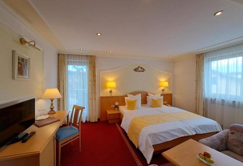 标准间带阳台, Schedlers Löwenhotel Garni