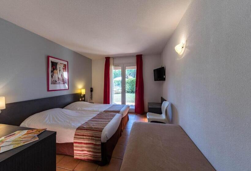 Standard Triple Room with Terrace, Artemia Hôtel