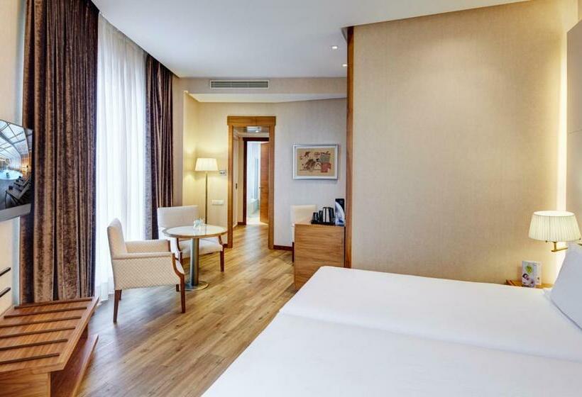 اتاق استاندارد سه نفره, Sercotel Sorolla Palace