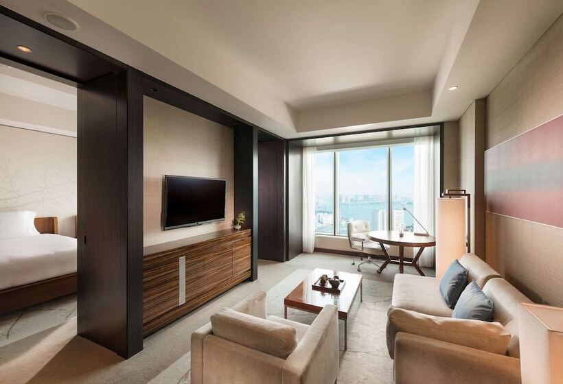 سوئیت با چشم‌انداز, Conrad Tokyo