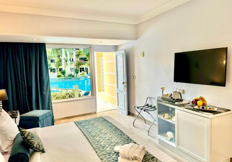 اتاق لوکس با چشم‌انداز استخر, Paradise Inn Beach Resort