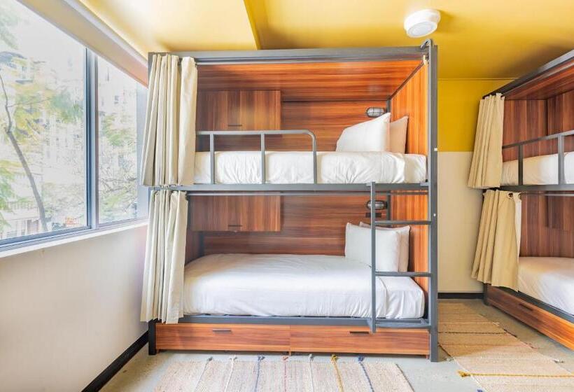 Кровать в Общей Комнате, Selina Brisbane