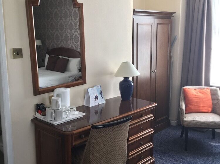 اتاق استاندارد, Ramada By Wyndham Crawley Gatwick