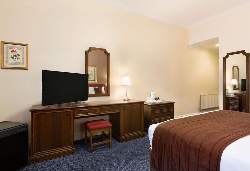 اتاق سوپریور, Ramada By Wyndham Crawley Gatwick