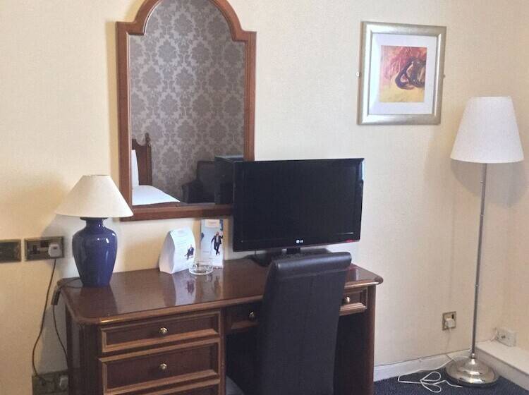 اتاق استاندارد, Ramada By Wyndham Crawley Gatwick