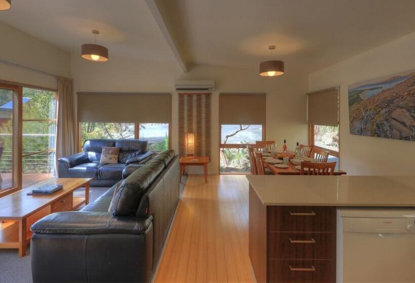 샬레, Stewarts Bay Lodge
