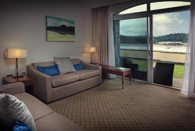 سوییت با چشم‌انداز دریا, The Quay Hotel And Spa