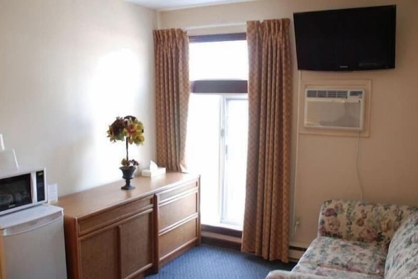חדר דלוקס, Commons Inn