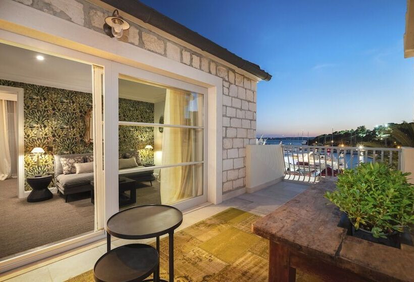 Люкс Вид на Море, Riva Marina Hvar