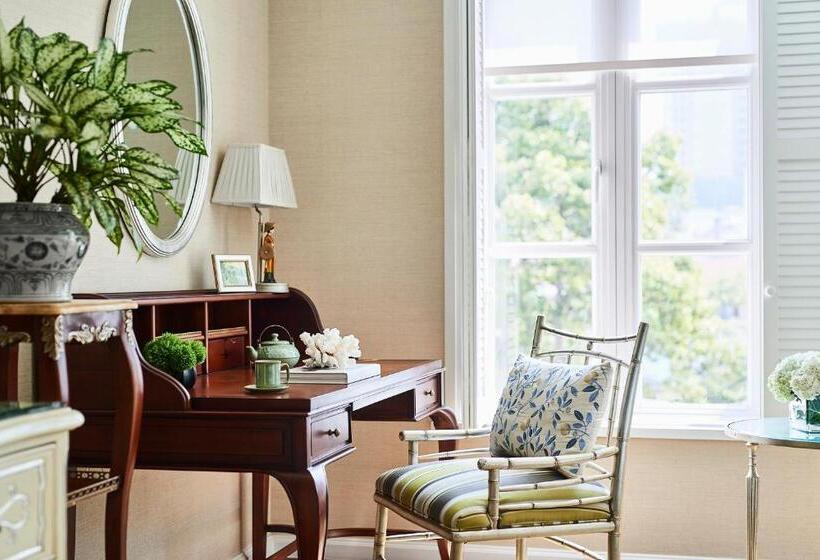 اتاق استاندارد با تخت بزرگ, Park Hyatt Saigon