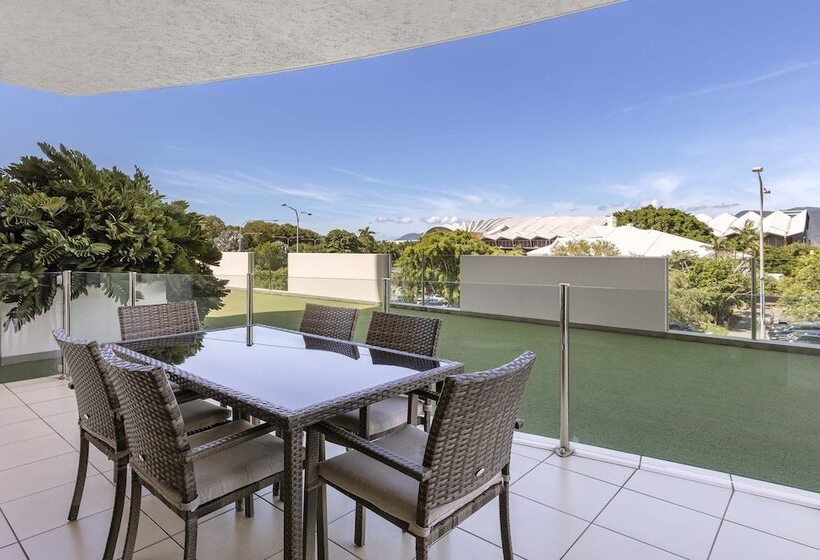 Апартаменты 3 Спальни Вид на Бассейн, Piermonde Apartments Cairns