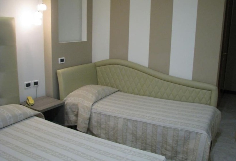 غرفة ديلوكس ثلاثية, Villa Accini